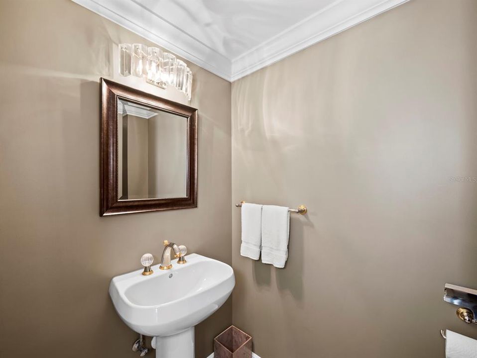 For Sale: $2,000,000 (3 beds, 2 baths, 2410 Square Feet)