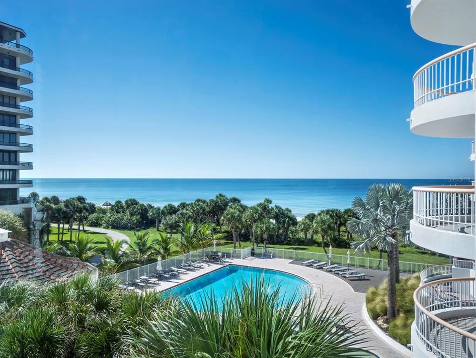 For Sale: $2,000,000 (3 beds, 2 baths, 2410 Square Feet)