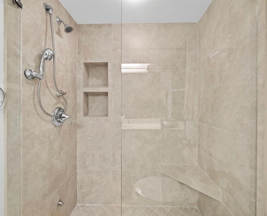 For Sale: $2,000,000 (3 beds, 2 baths, 2410 Square Feet)