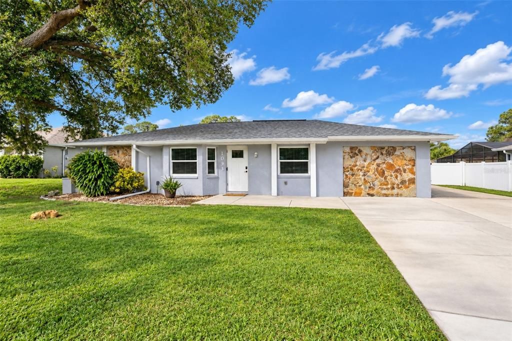 For Sale: $335,000 (4 beds, 2 baths, 1950 Square Feet)