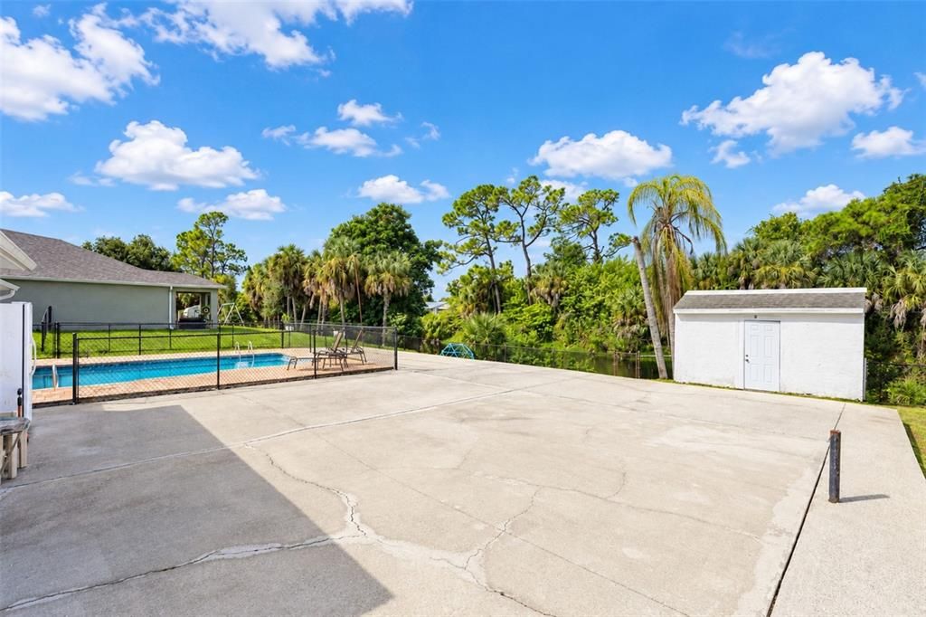 For Sale: $335,000 (4 beds, 2 baths, 1950 Square Feet)