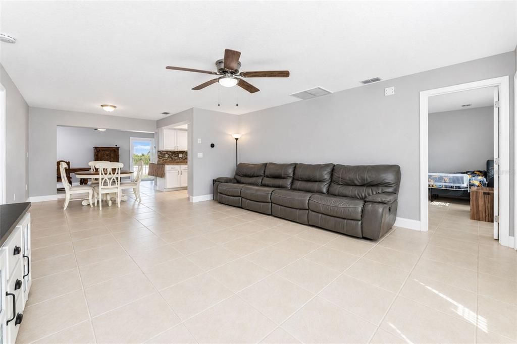 For Sale: $335,000 (4 beds, 2 baths, 1950 Square Feet)