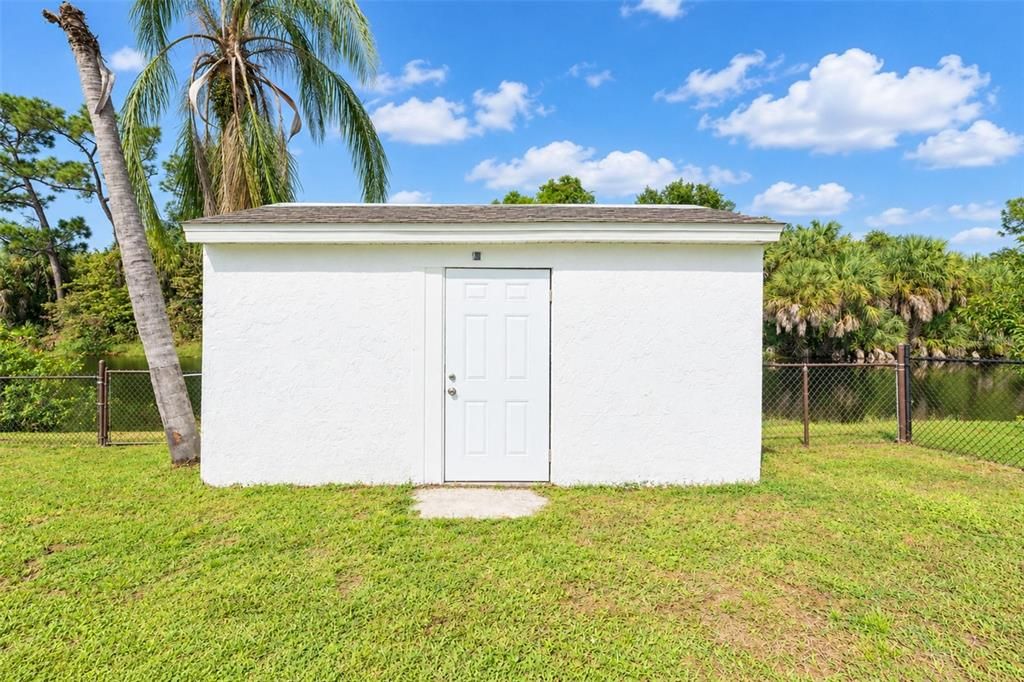 For Sale: $335,000 (4 beds, 2 baths, 1950 Square Feet)
