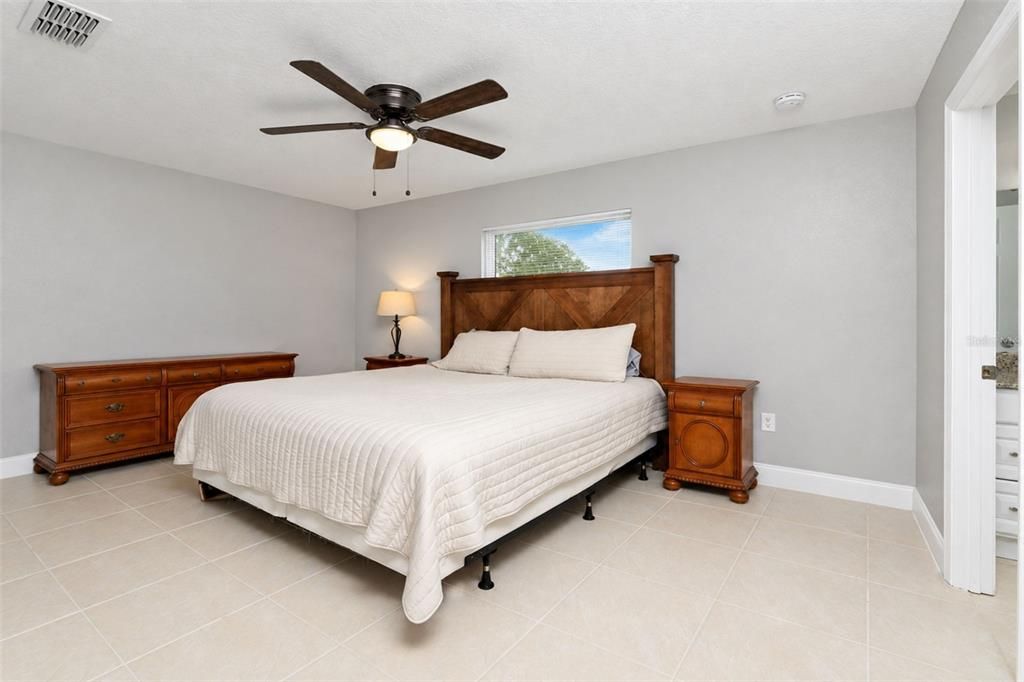 For Sale: $335,000 (4 beds, 2 baths, 1950 Square Feet)