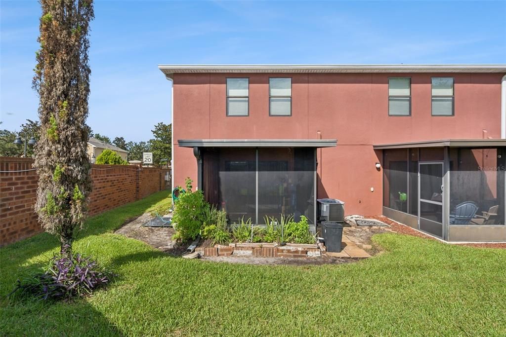 For Sale: $345,000 (3 beds, 2 baths, 1369 Square Feet)