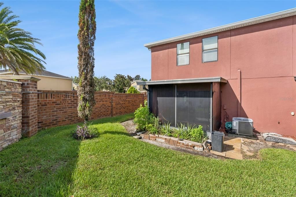 For Sale: $345,000 (3 beds, 2 baths, 1369 Square Feet)