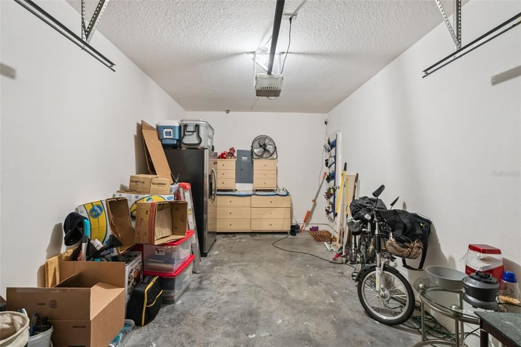 For Sale: $345,000 (3 beds, 2 baths, 1369 Square Feet)