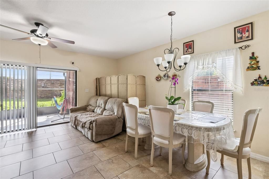 For Sale: $345,000 (3 beds, 2 baths, 1369 Square Feet)