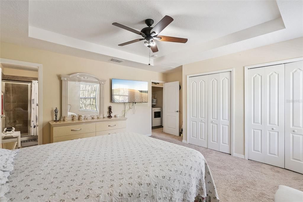 For Sale: $345,000 (3 beds, 2 baths, 1369 Square Feet)