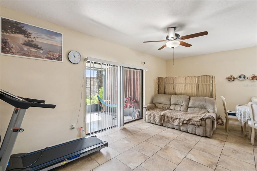 For Sale: $345,000 (3 beds, 2 baths, 1369 Square Feet)