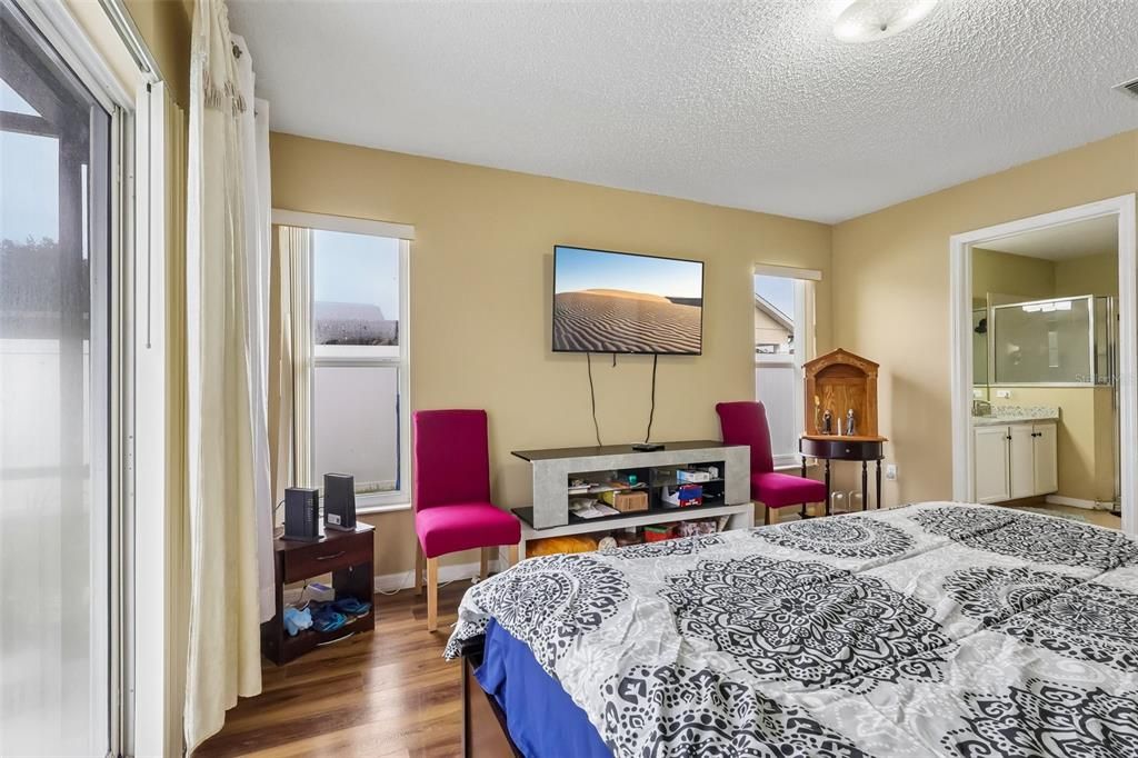 En Venta: $365,000 (3 camas, 2 baños, 1341 Pies cuadrados)