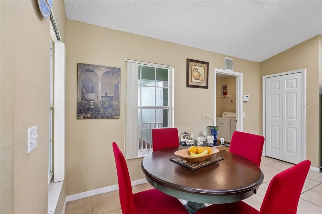 En Venta: $365,000 (3 camas, 2 baños, 1341 Pies cuadrados)