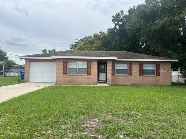 For Sale: $199,000 (3 beds, 2 baths, 1066 Square Feet)