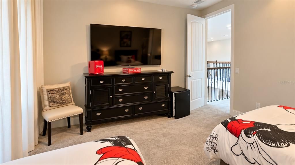 For Sale: $1,350,000 (4 beds, 4 baths, 4150 Square Feet)