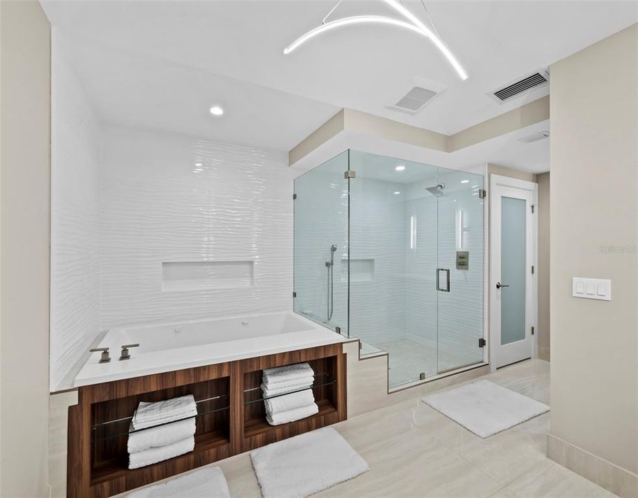 En Venta: $1,699,000 (2 camas, 2 baños, 2369 Pies cuadrados)