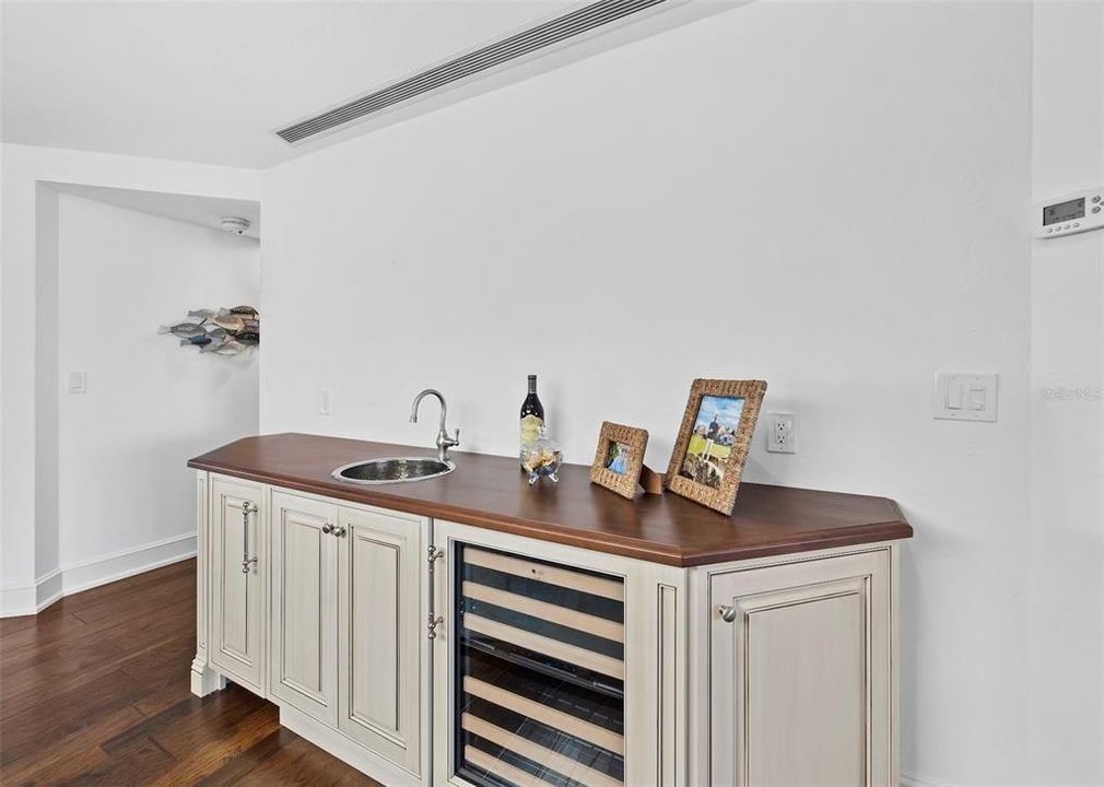 En Venta: $1,699,000 (2 camas, 2 baños, 2369 Pies cuadrados)