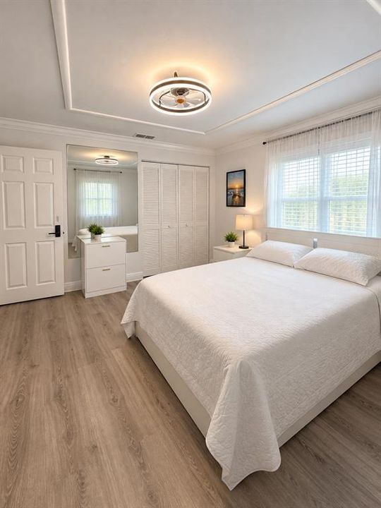 For Sale: $699,000 (6 beds, 5 baths, 2142 Square Feet)