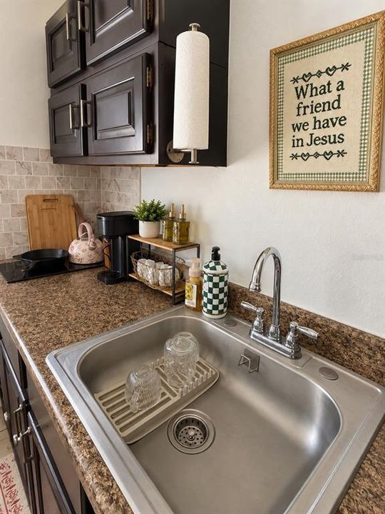For Sale: $699,000 (6 beds, 5 baths, 2142 Square Feet)