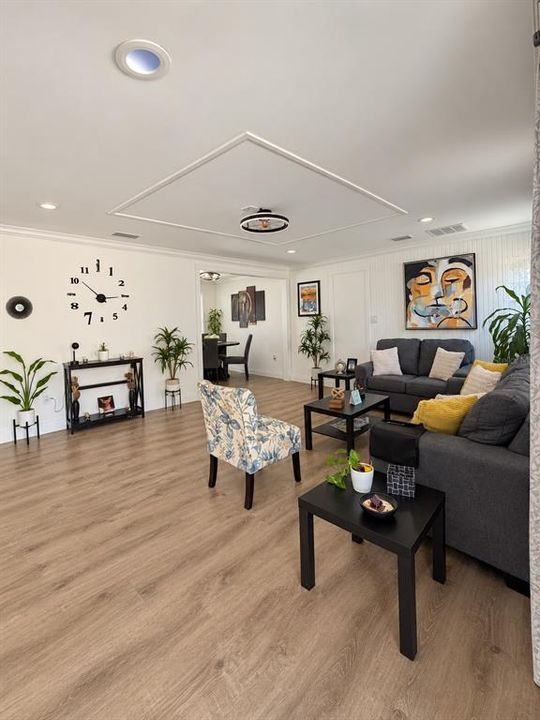 For Sale: $699,000 (6 beds, 5 baths, 2142 Square Feet)