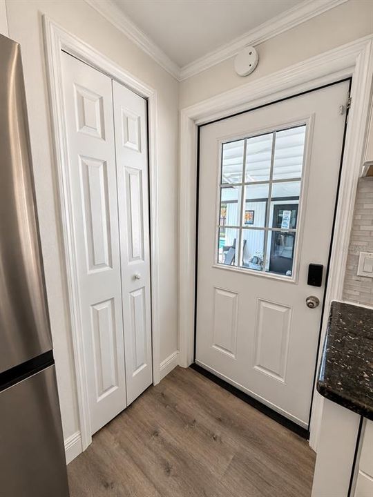 For Sale: $699,000 (6 beds, 5 baths, 2142 Square Feet)
