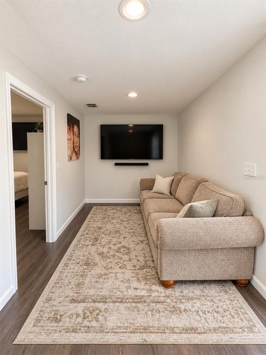 For Sale: $699,000 (6 beds, 5 baths, 2142 Square Feet)