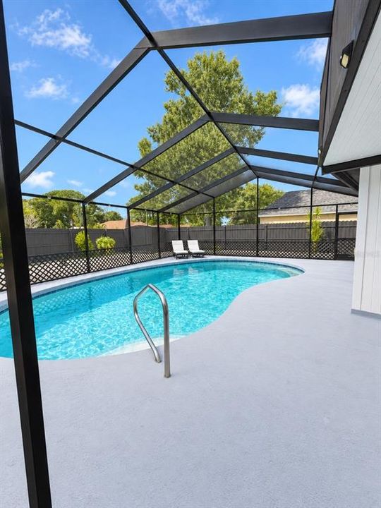 For Sale: $699,000 (6 beds, 5 baths, 2142 Square Feet)