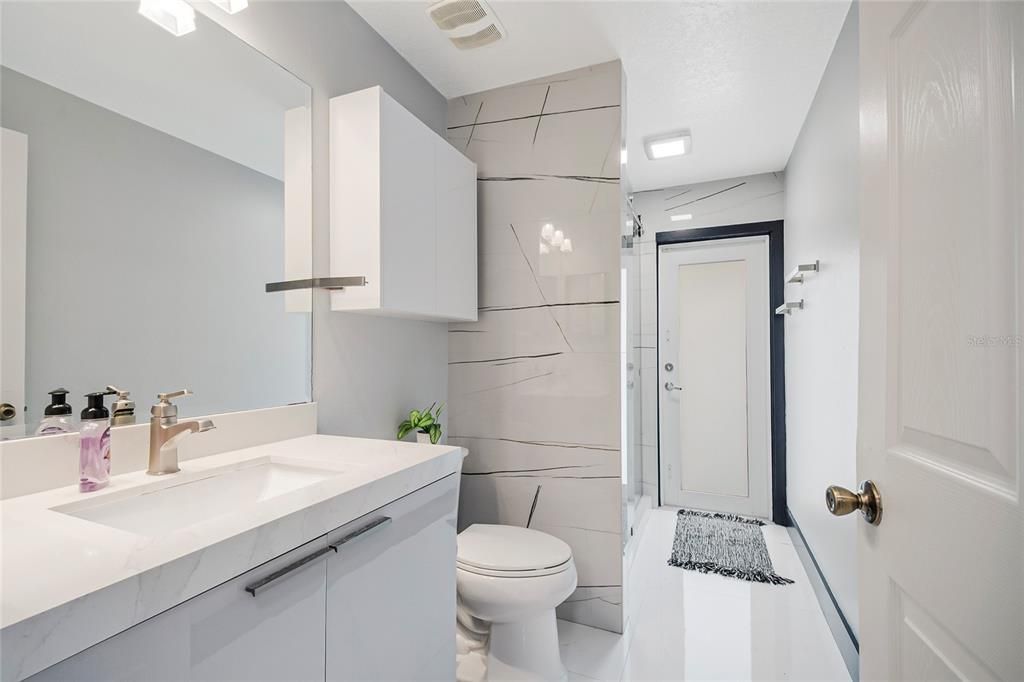 En Venta: $395,500 (4 camas, 2 baños, 1770 Pies cuadrados)