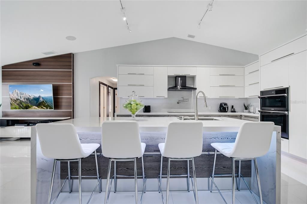 En Venta: $395,500 (4 camas, 2 baños, 1770 Pies cuadrados)