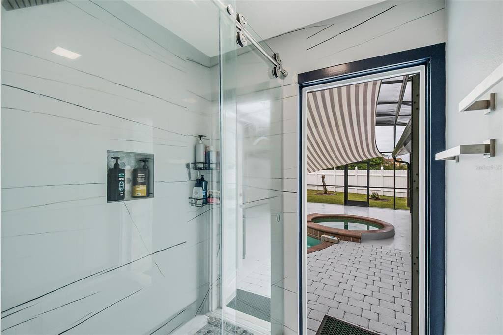 En Venta: $395,500 (4 camas, 2 baños, 1770 Pies cuadrados)