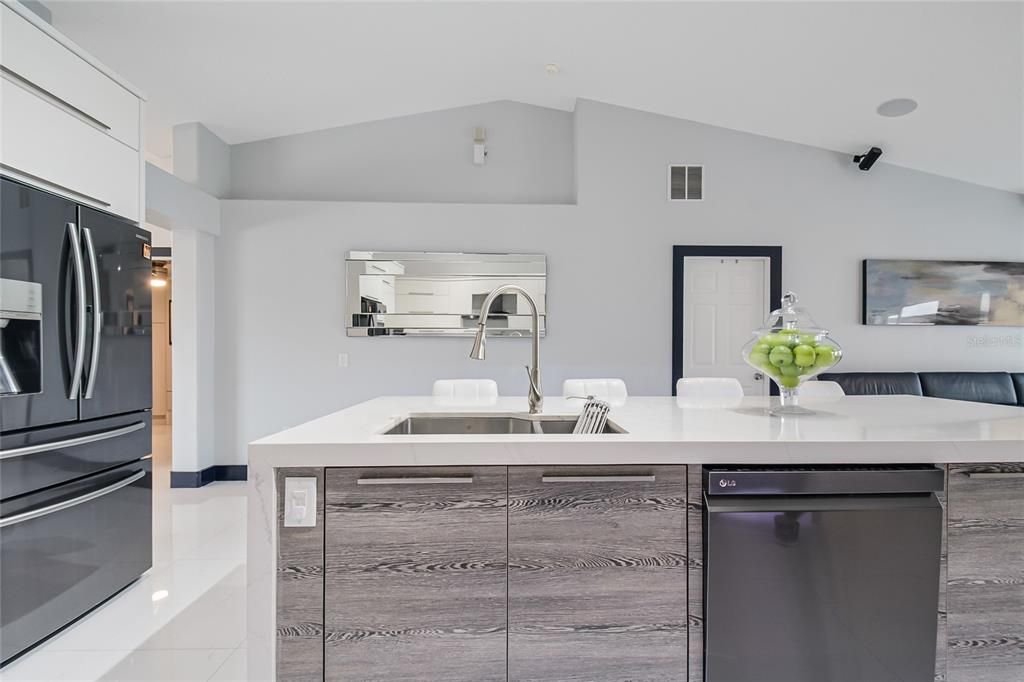 En Venta: $395,500 (4 camas, 2 baños, 1770 Pies cuadrados)