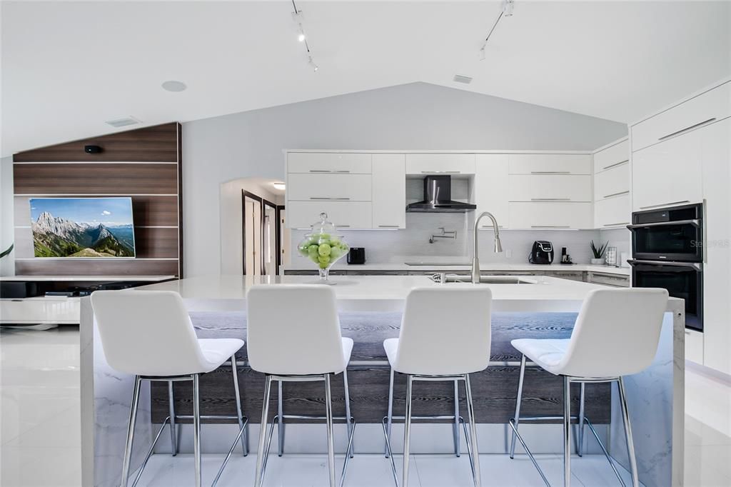 En Venta: $395,500 (4 camas, 2 baños, 1770 Pies cuadrados)