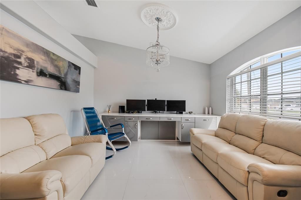 En Venta: $395,500 (4 camas, 2 baños, 1770 Pies cuadrados)