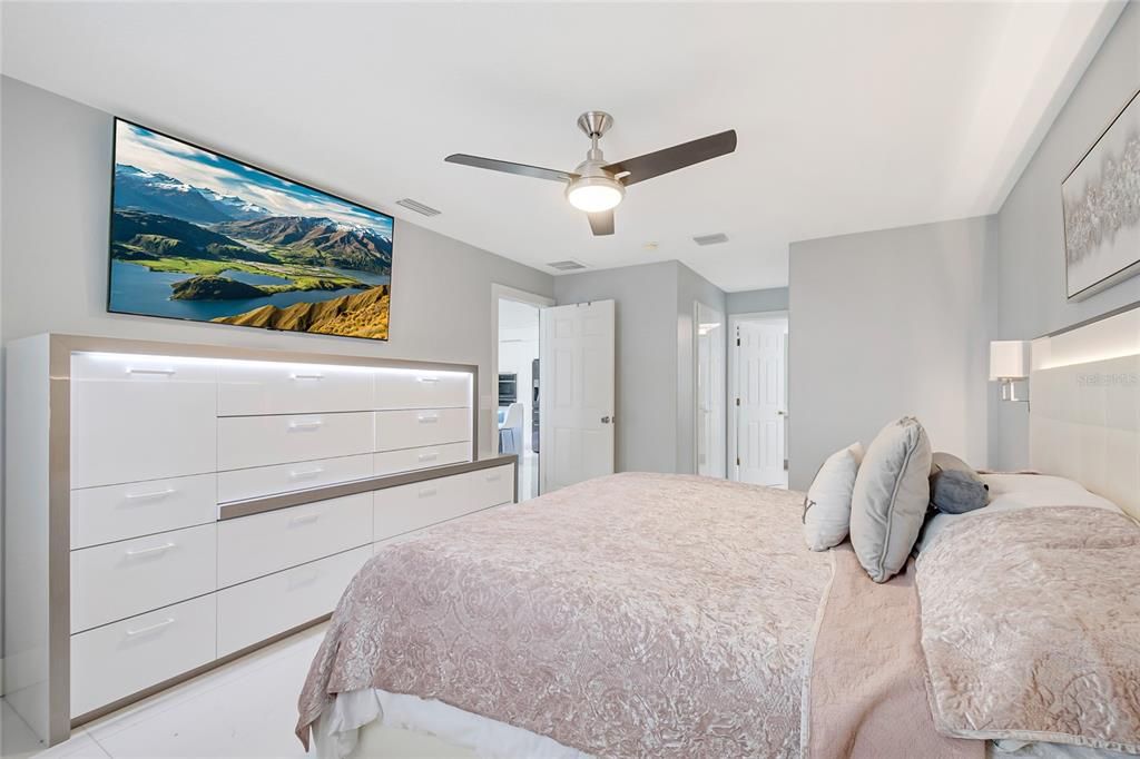 En Venta: $395,500 (4 camas, 2 baños, 1770 Pies cuadrados)
