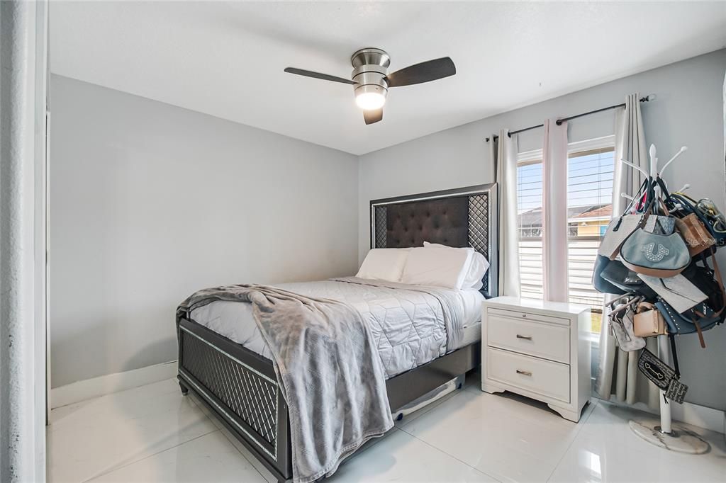 En Venta: $395,500 (4 camas, 2 baños, 1770 Pies cuadrados)
