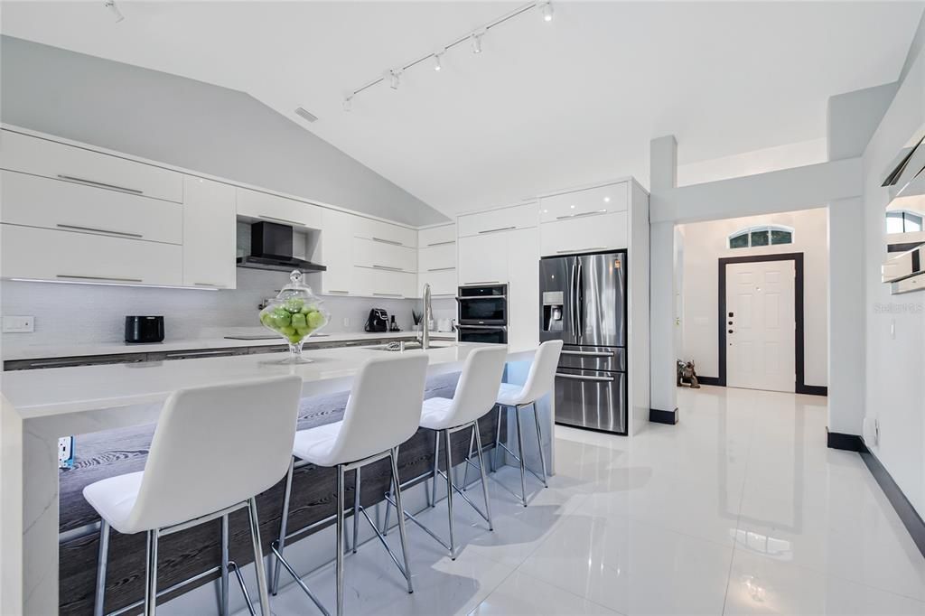 En Venta: $395,500 (4 camas, 2 baños, 1770 Pies cuadrados)