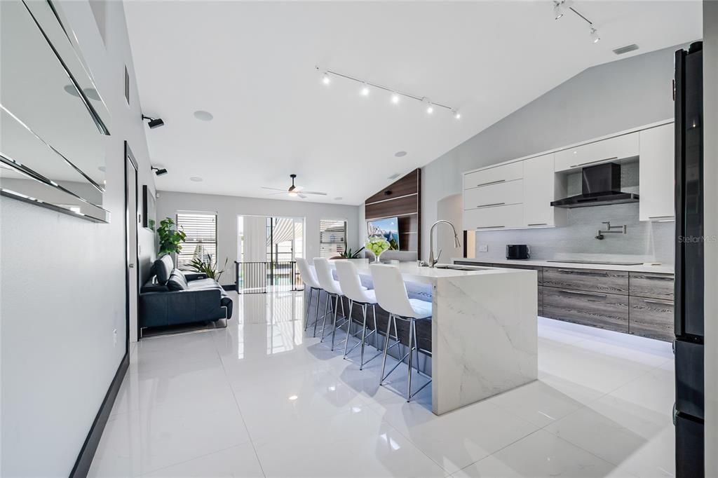 En Venta: $395,500 (4 camas, 2 baños, 1770 Pies cuadrados)