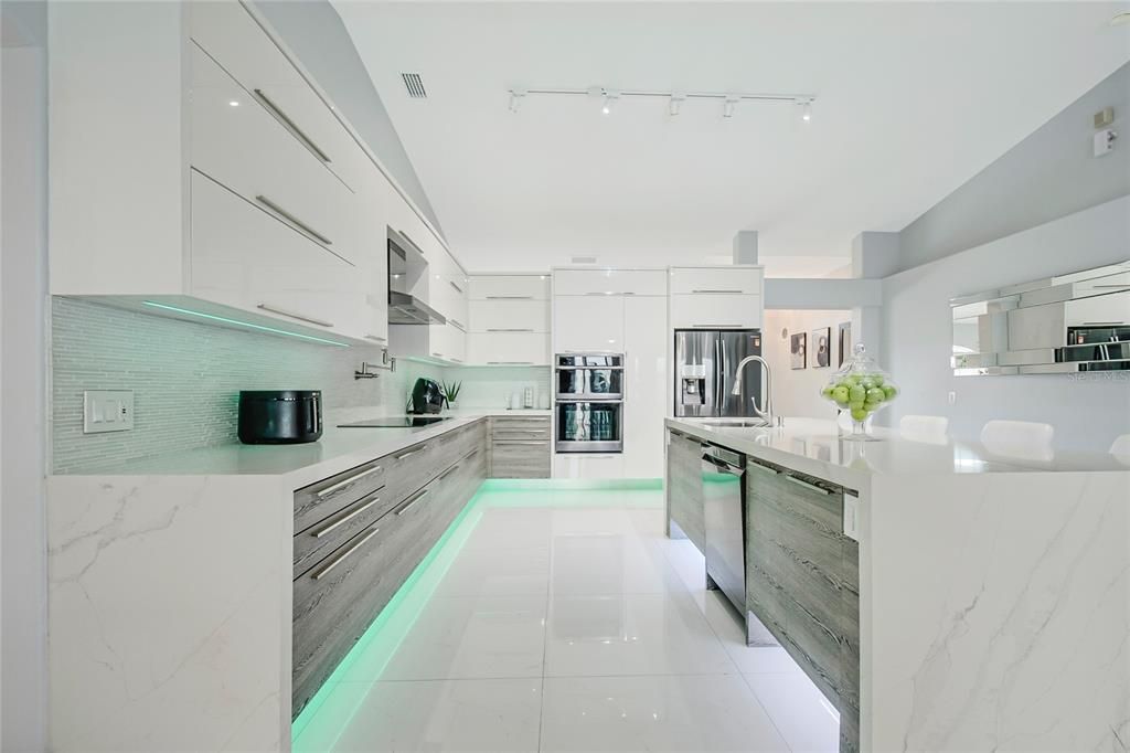 En Venta: $395,500 (4 camas, 2 baños, 1770 Pies cuadrados)