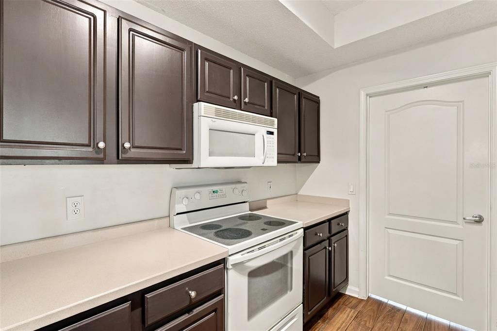 На продажу: $169,000 (1 спален, 1 ванн, 895 Квадратных фут)