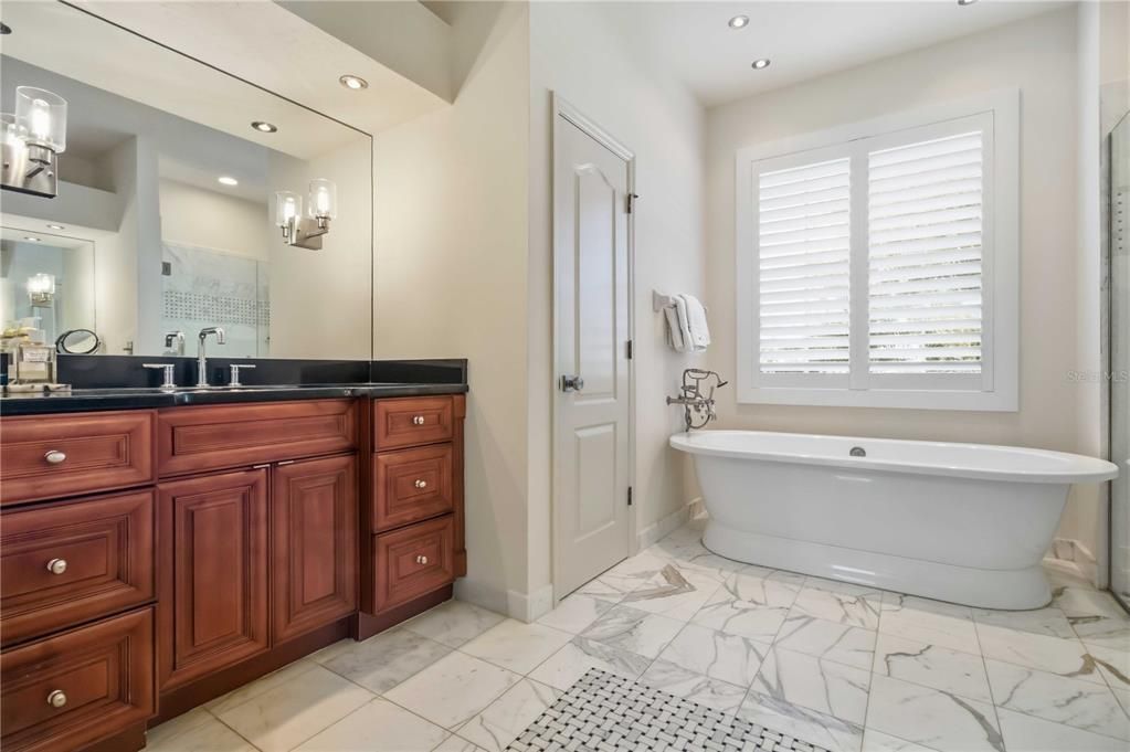 For Sale: $625,000 (3 beds, 2 baths, 2137 Square Feet)