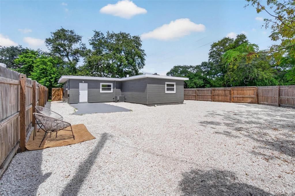 For Sale: $389,900 (3 beds, 2 baths, 1092 Square Feet)