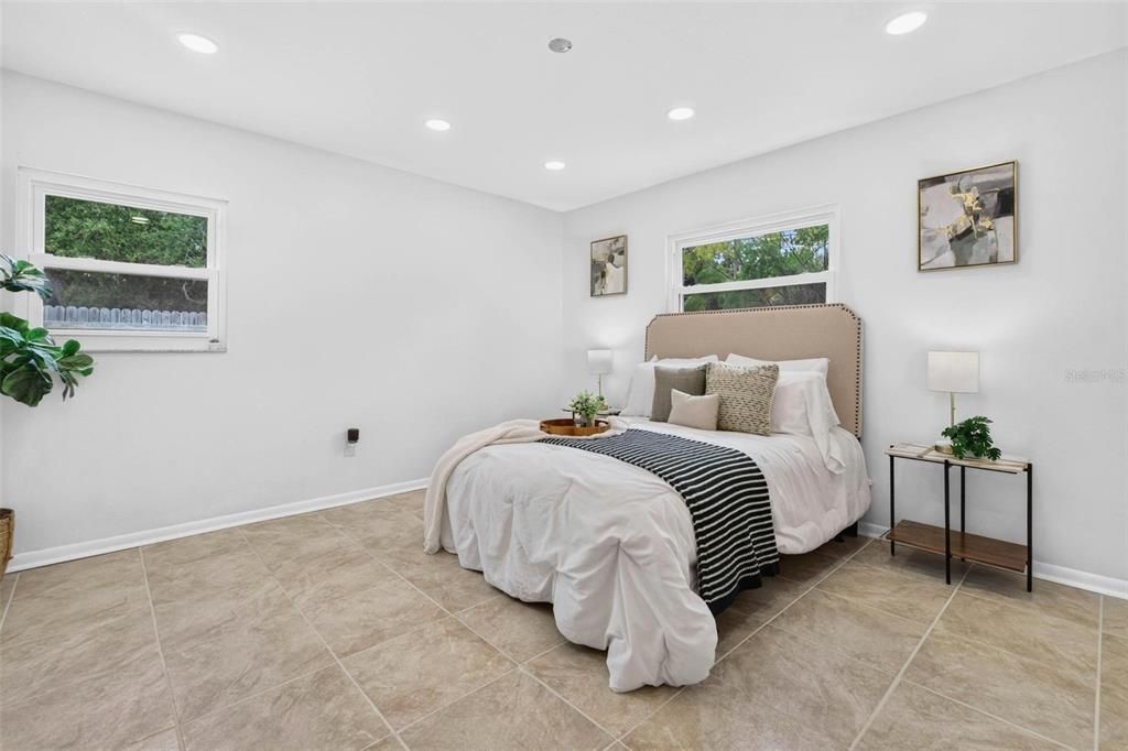 For Sale: $389,900 (3 beds, 2 baths, 1092 Square Feet)