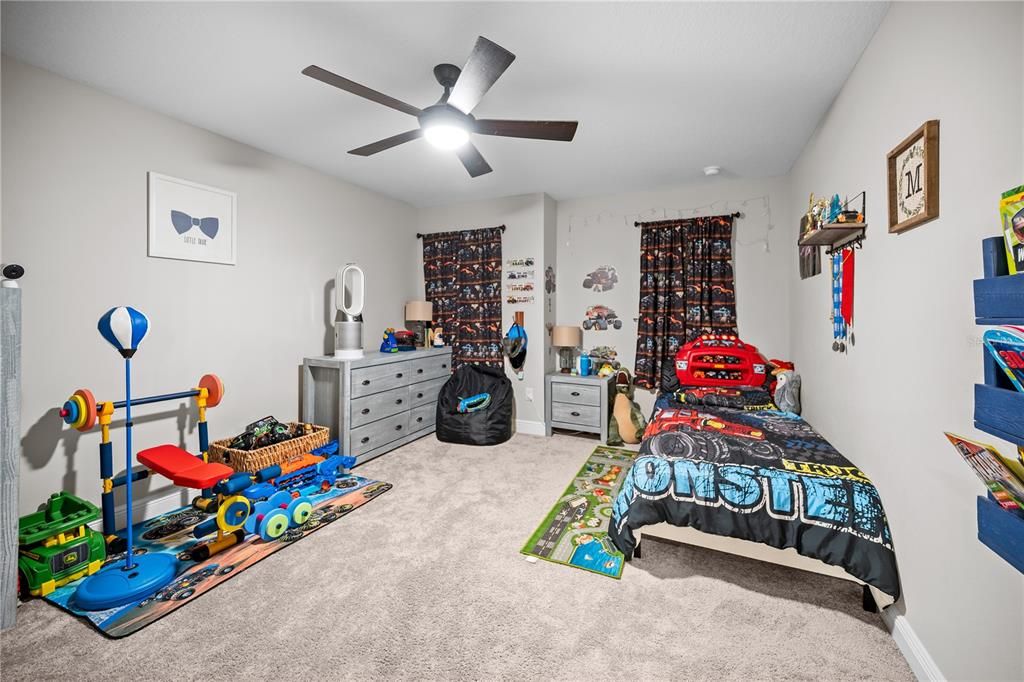 For Sale: $570,000 (5 beds, 3 baths, 3448 Square Feet)