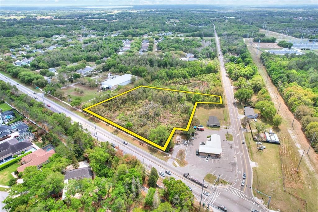 待售: $925,000 (2.92 acres)