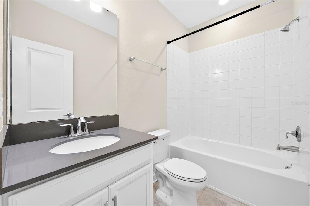 En Venta: $365,000 (4 camas, 3 baños, 2067 Pies cuadrados)