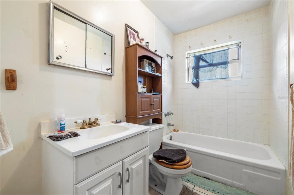 На продажу: $180,000 (3 спален, 2 ванн, 1134 Квадратных фут)