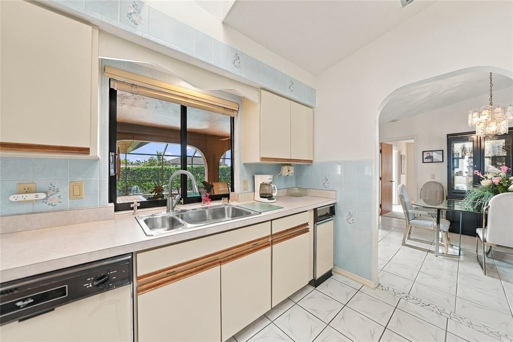 На продажу: $549,900 (3 спален, 2 ванн, 2166 Квадратных фут)