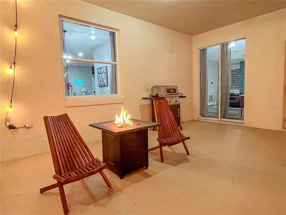 For Sale: $425,000 (3 beds, 2 baths, 1876 Square Feet)