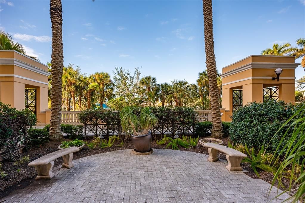 For Sale: $399,900 (2 beds, 1 baths, 1085 Square Feet)