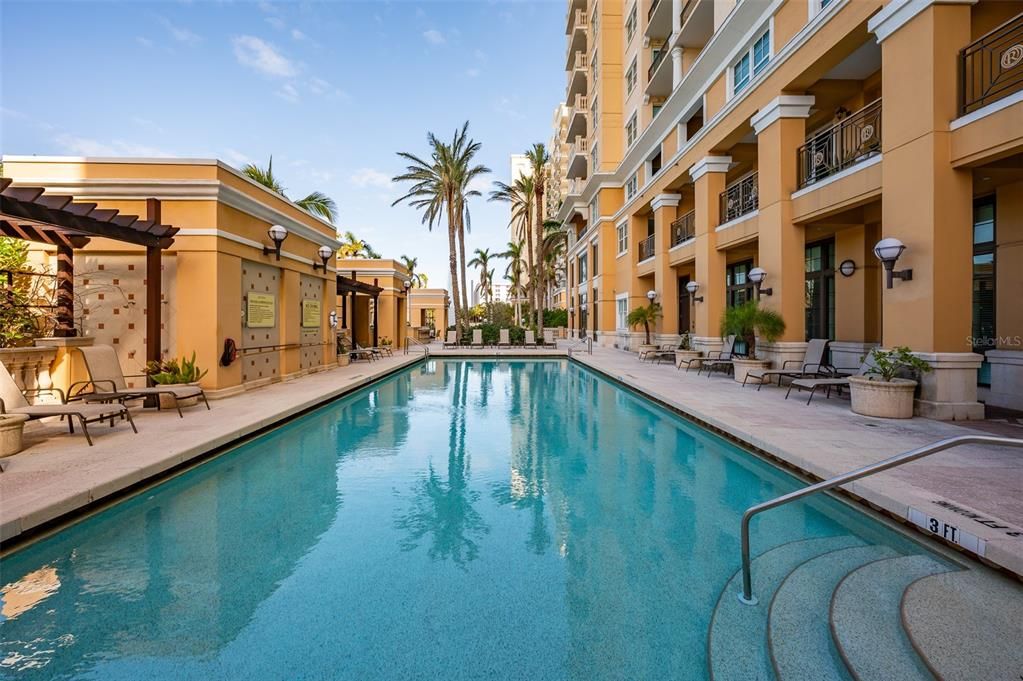For Sale: $399,900 (2 beds, 1 baths, 1085 Square Feet)