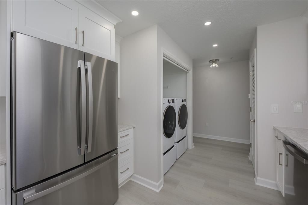 For Sale: $399,900 (2 beds, 1 baths, 1085 Square Feet)